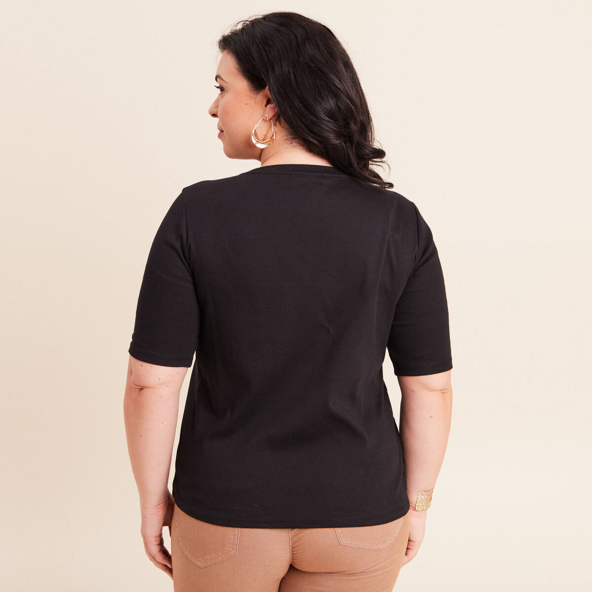 T-shirt ajust&eacute; col rond manches coudes noir femme