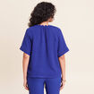 Blouse fluide col v manches courtes bleu fonc&eacute; femme