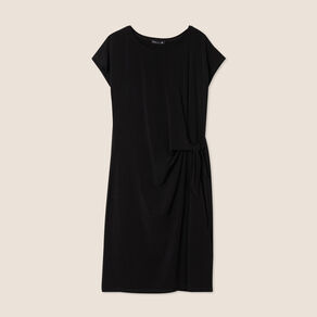 Robe cintrée courte col rond noir femme