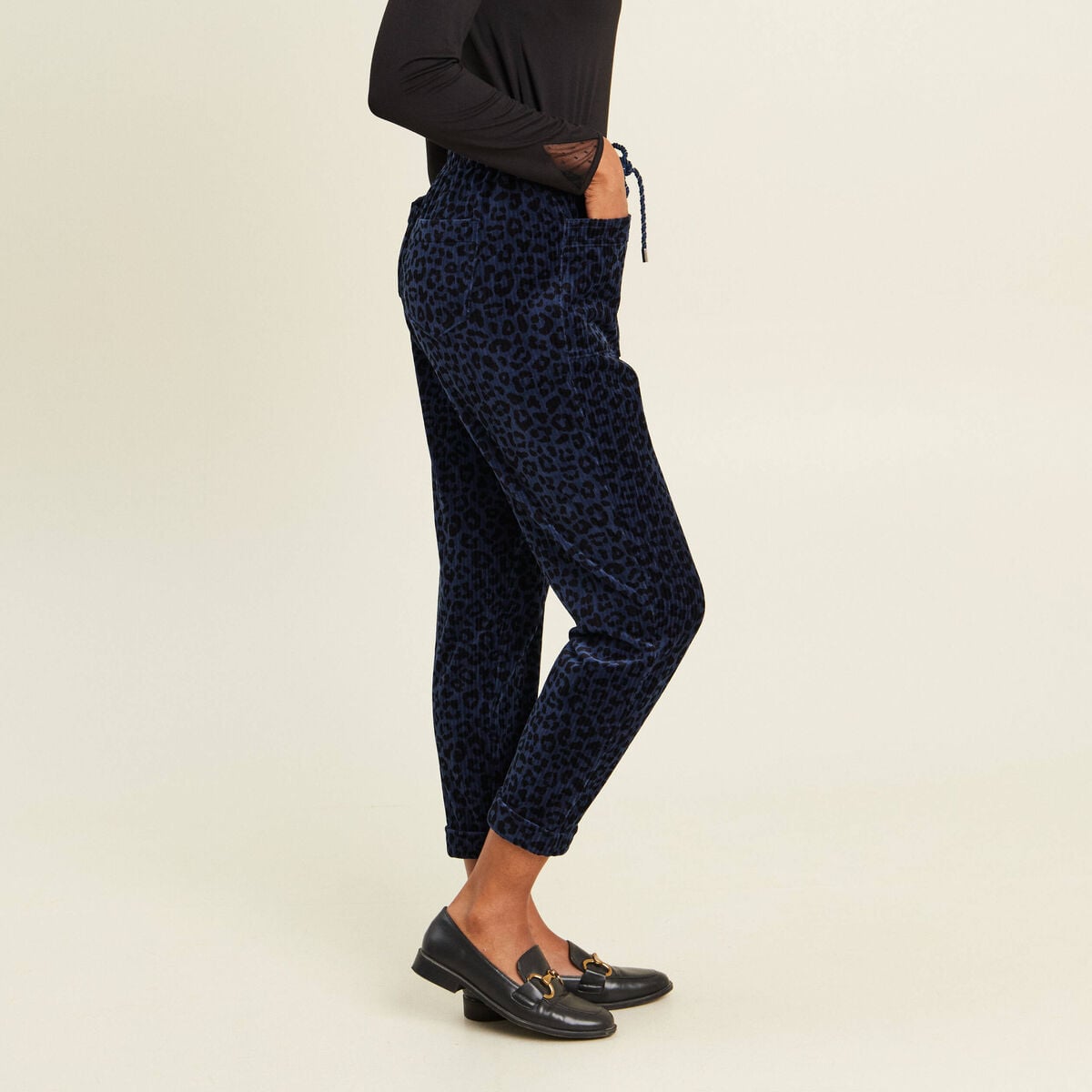 Pantalon coupe mom en velours bleu femme
