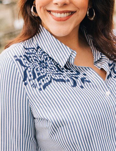 Chemise manches longues brodée bleu femme