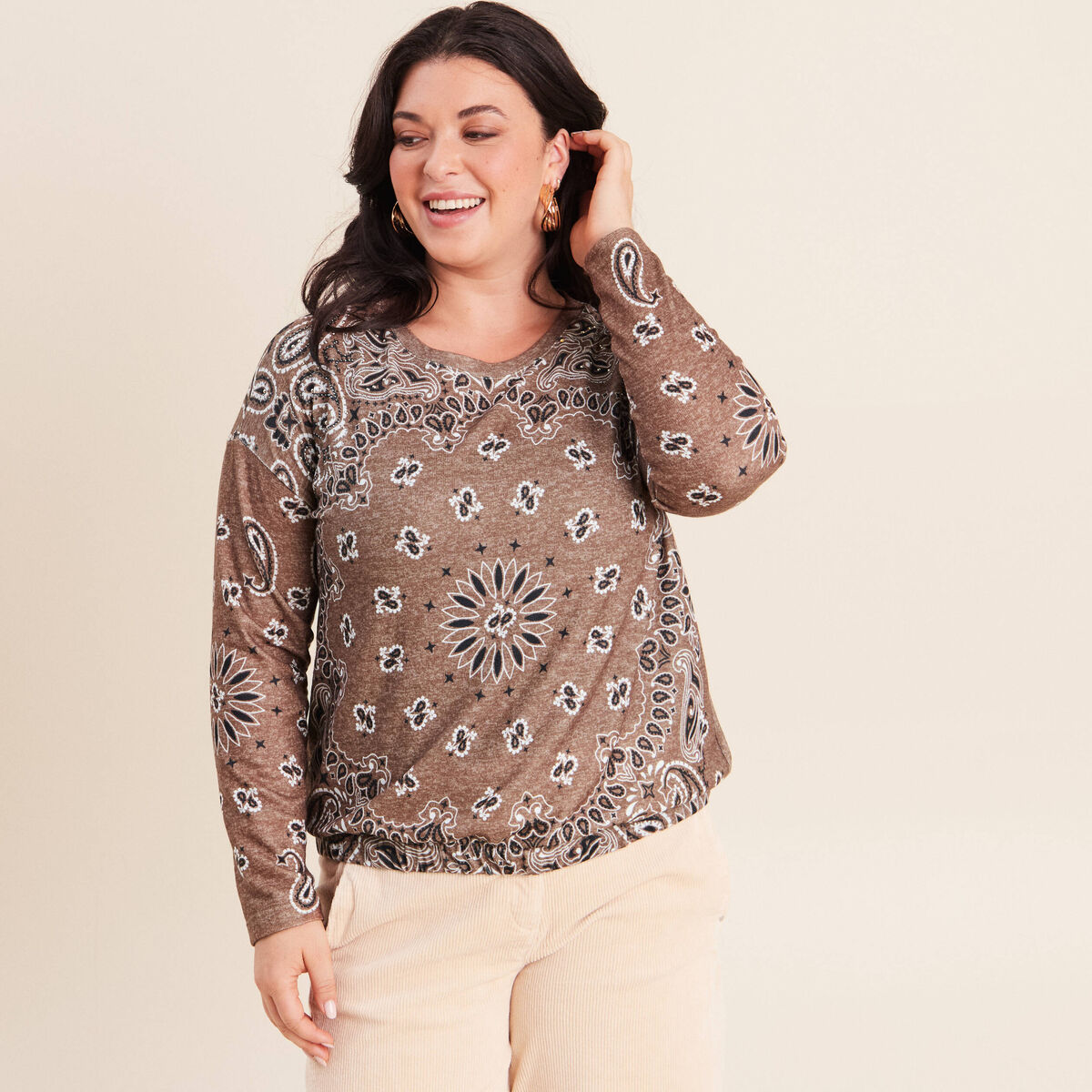Pull col rond manches longues strass marron femme