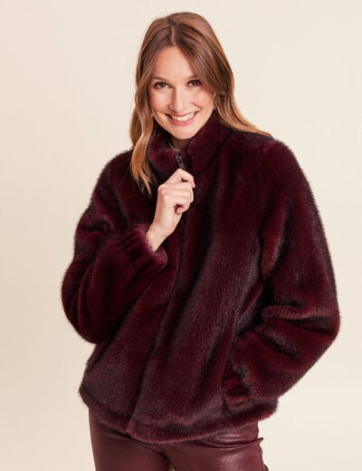 Manteau en fausse fourrure col montant bordeaux femme