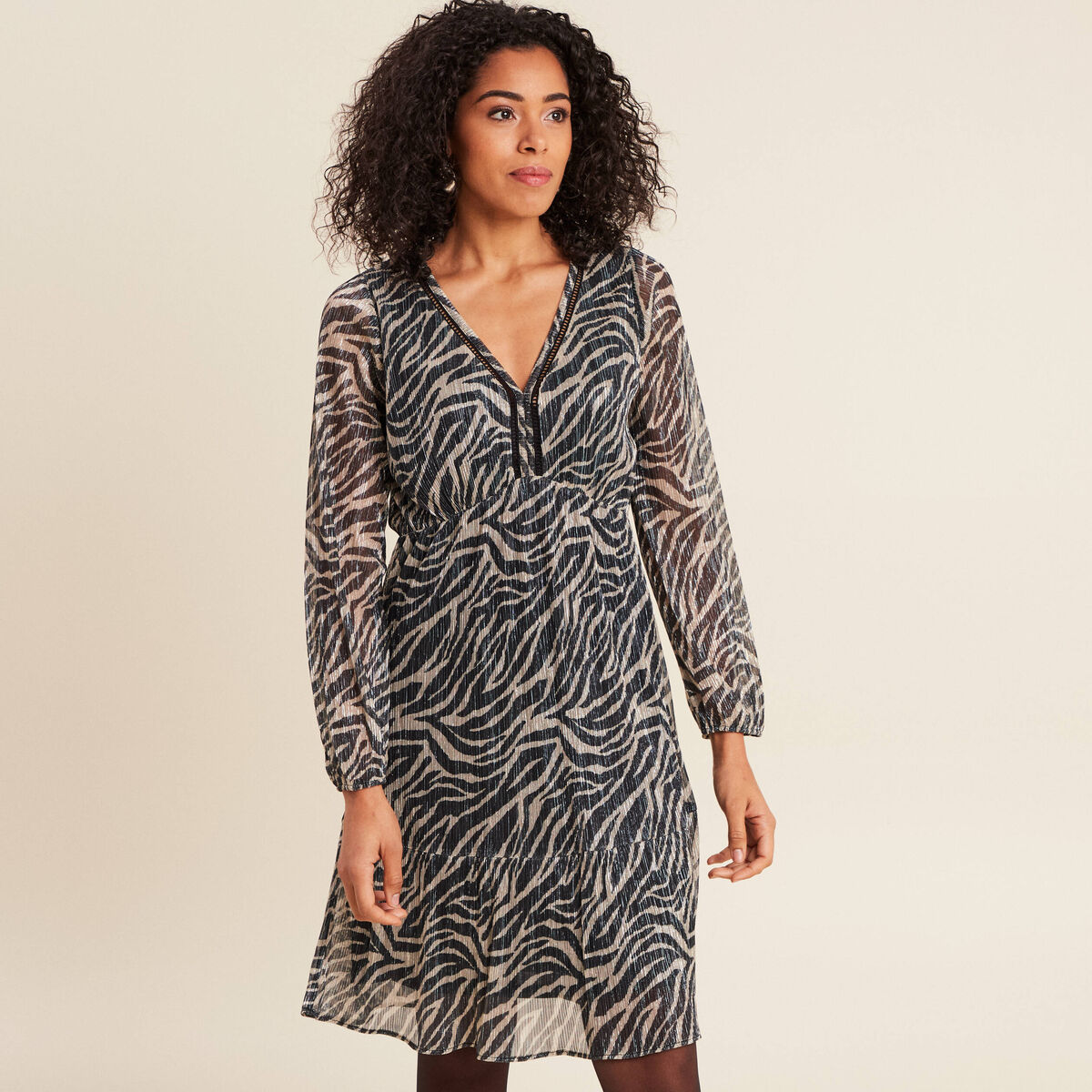 Robe z&eacute;br&eacute;e &agrave; sequins &eacute;vas&eacute;e noir femme