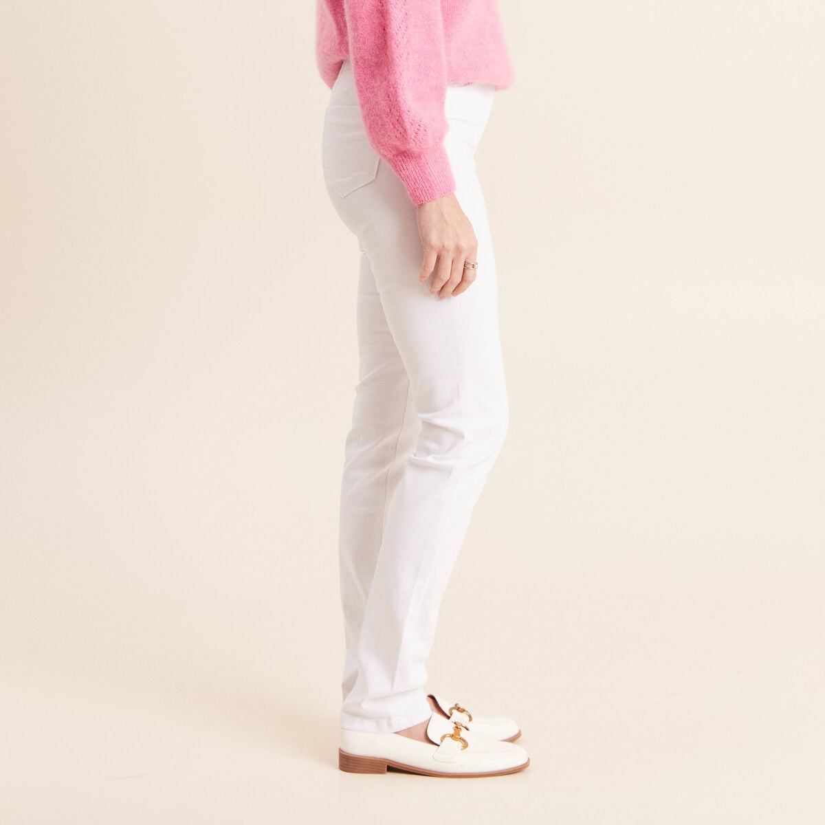 Jean coupe ajust&eacute;e long blanc femme