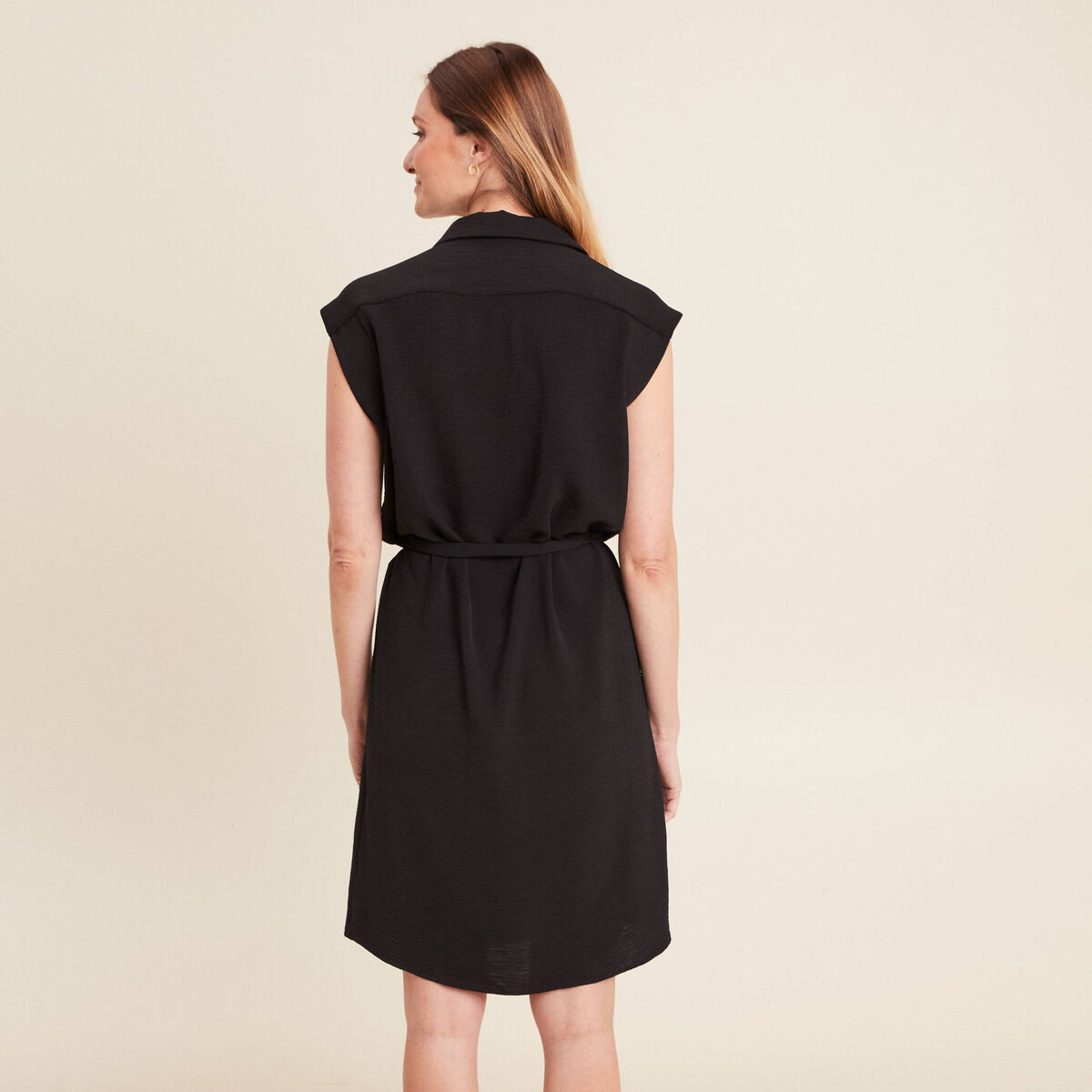 Robe droite courte manches courtes noir femme