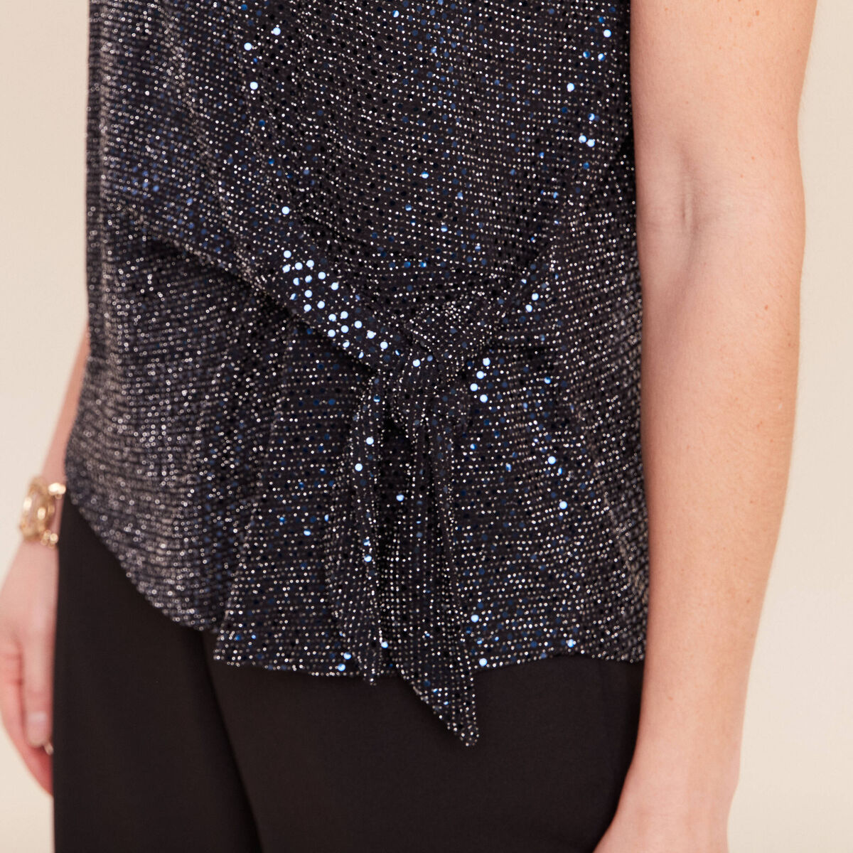 T-shirt cintr&eacute; &agrave; sequins col rond bleu marine femme