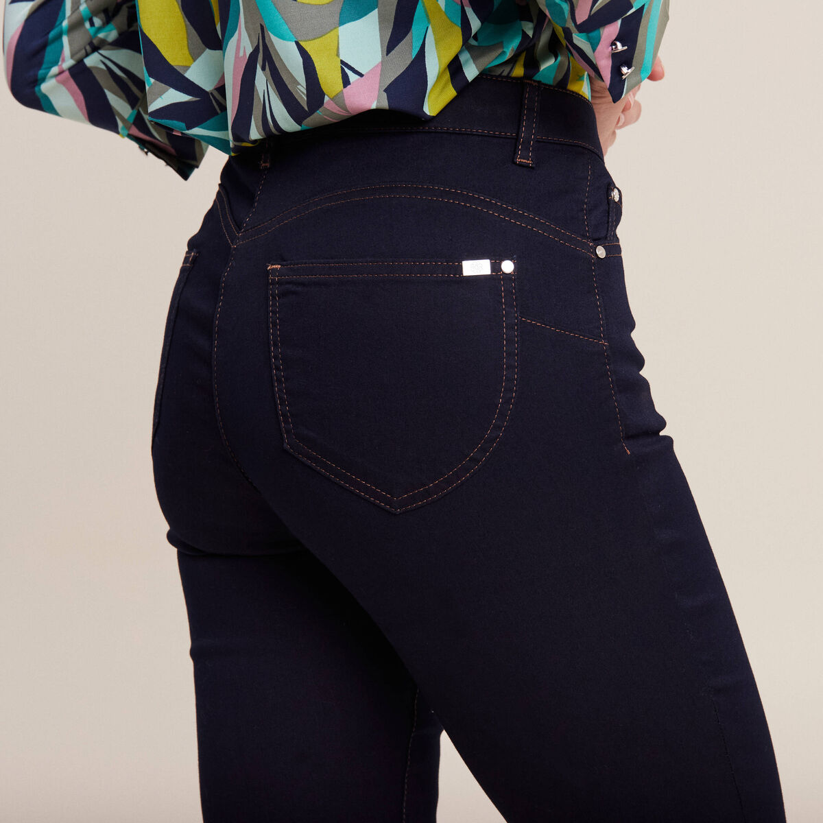 Jeans léger taille standard long denim brut femme