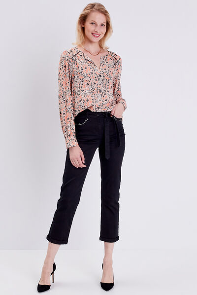 Jean droit détails bijoux noir femme