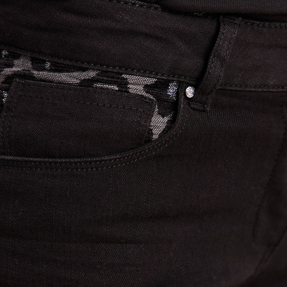 Pantalon ajust&eacute; taille bascul&eacute;e noir femme