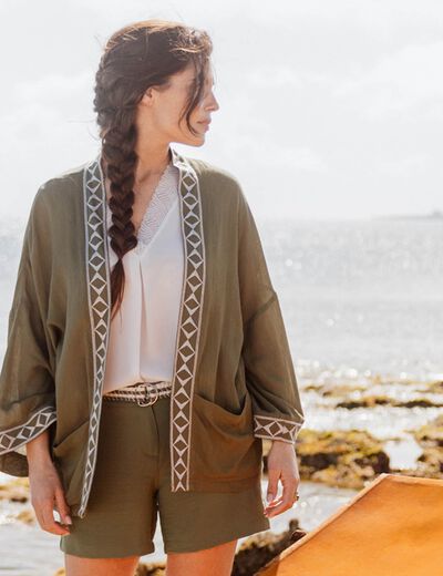 Veste esprit kimono brodée vert kaki femme