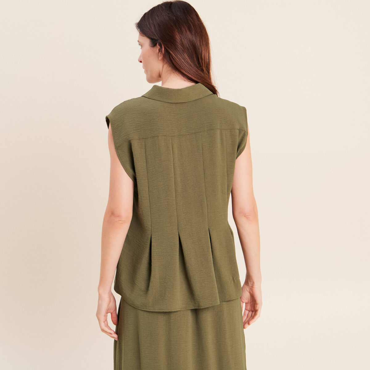 Chemise cintr&eacute;e manches courtes vert kaki femme