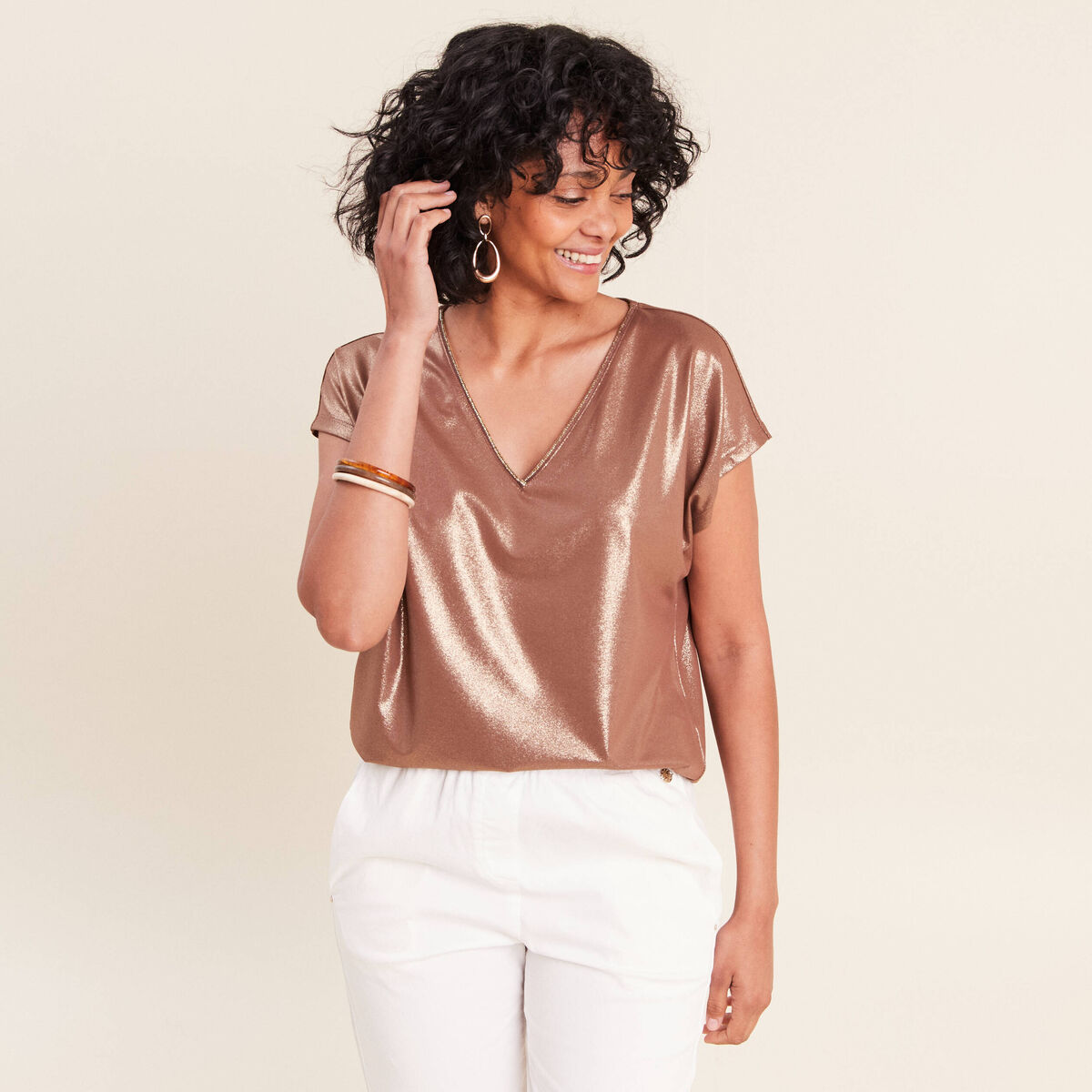 T-shirt col V manches courtes marron femme