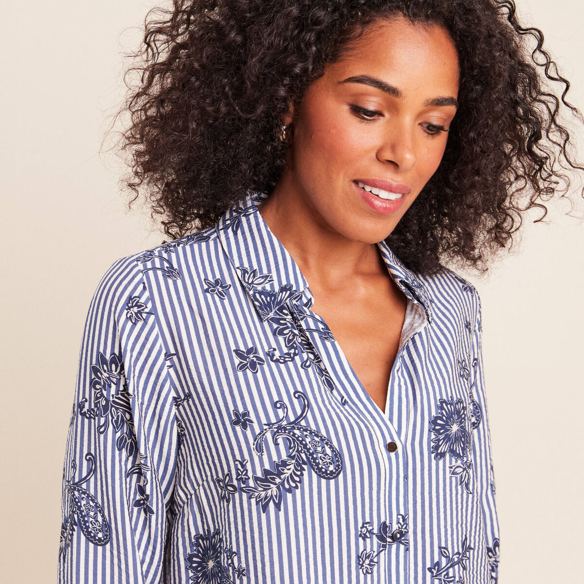 Chemise droite manches longues bleu fonc&eacute; femme