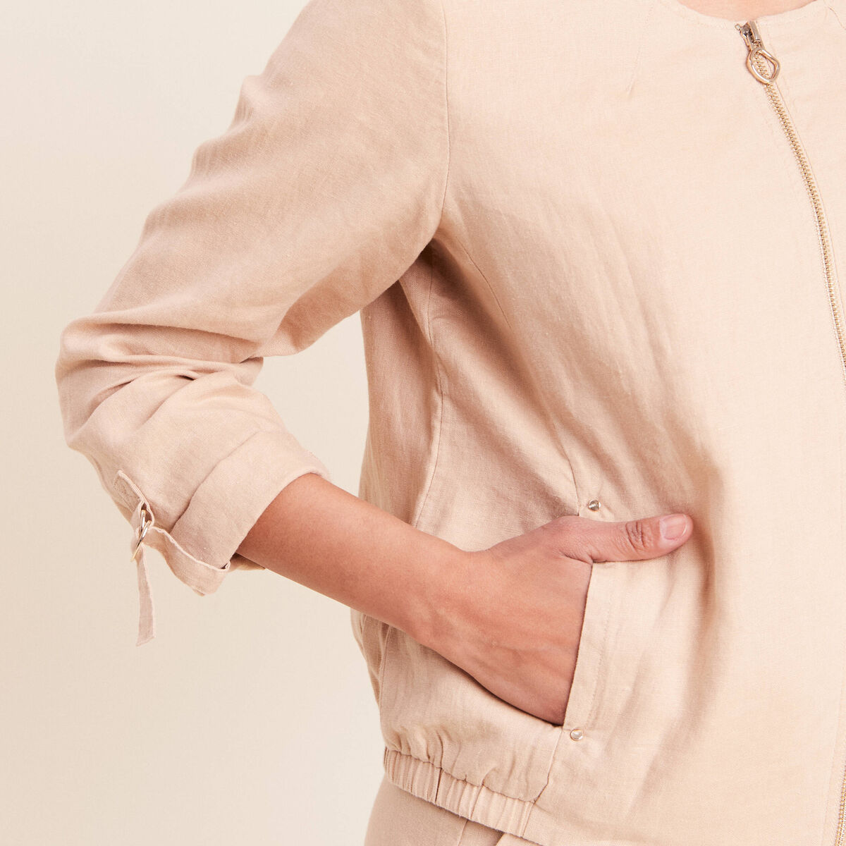 Veste bas resserr&eacute; aspect lin sable femme