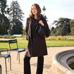 Manteau ajust&eacute; capuche amovible marron fonc&eacute; femme