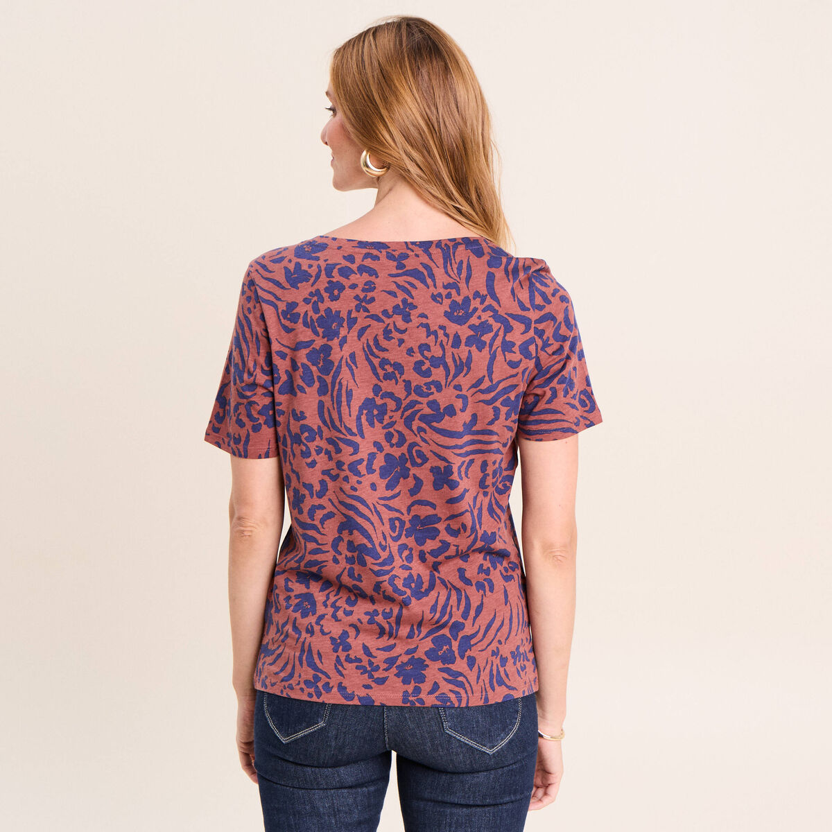 T-shirt col V manches courtes marron femme