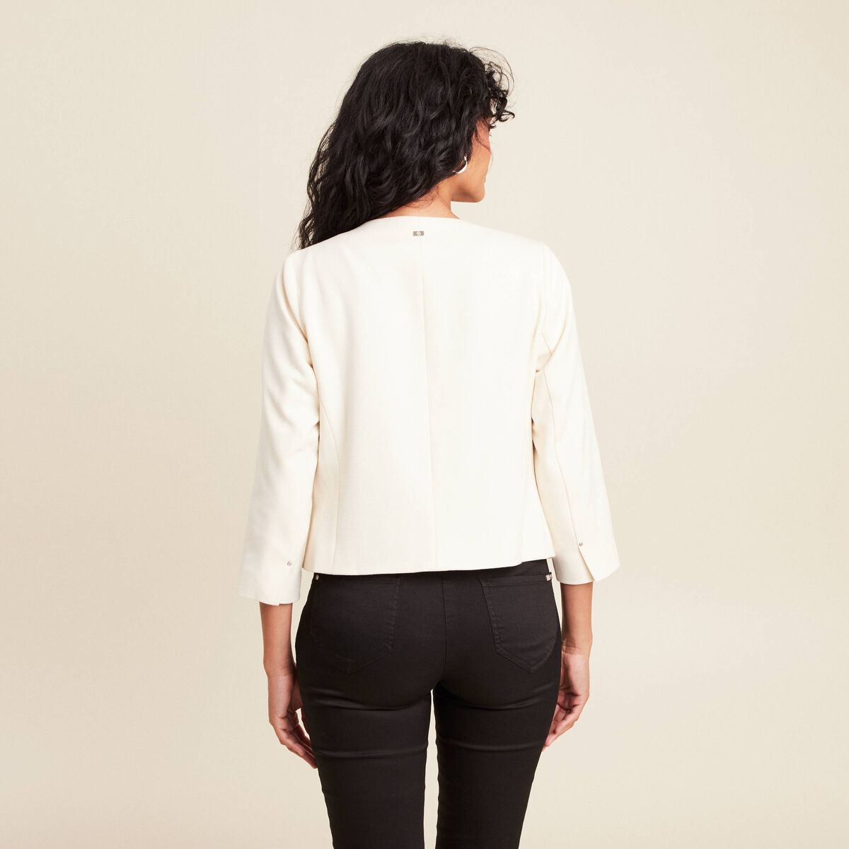 Veste cintr&eacute;e ecru femme