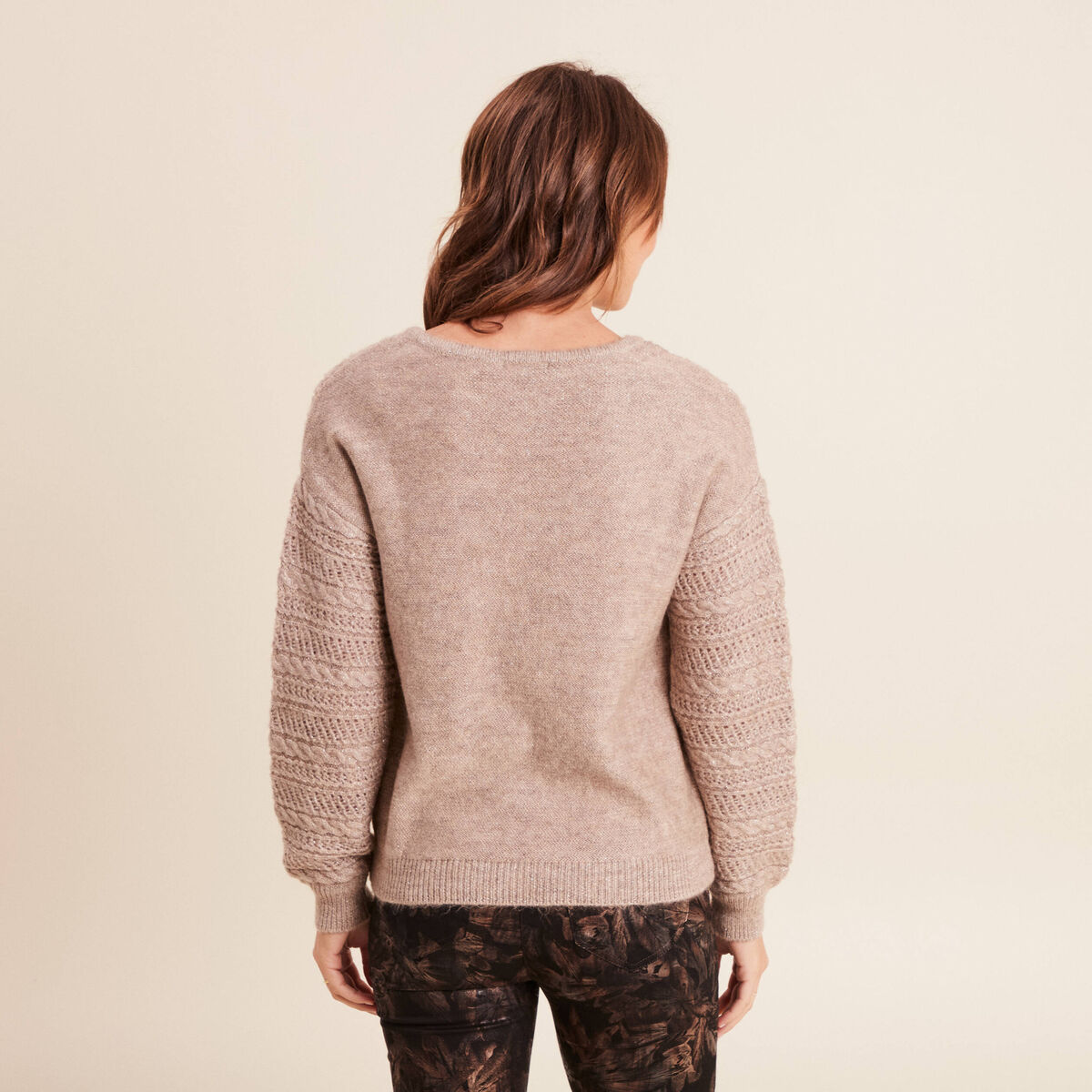 Pull col V manches longues taupe femme