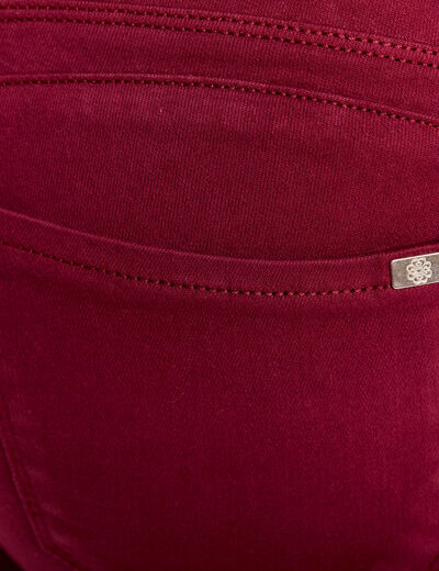 Jean magique ajusté taille standard rouge foncé femme