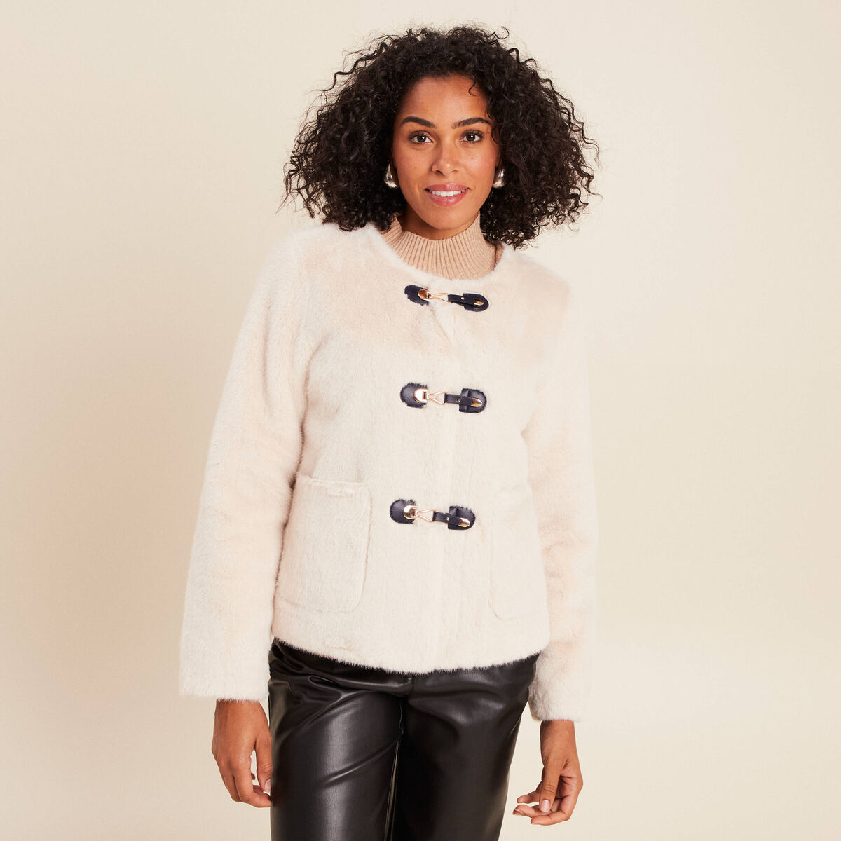 Manteau sans col en fausse fourrure ivoire femme
