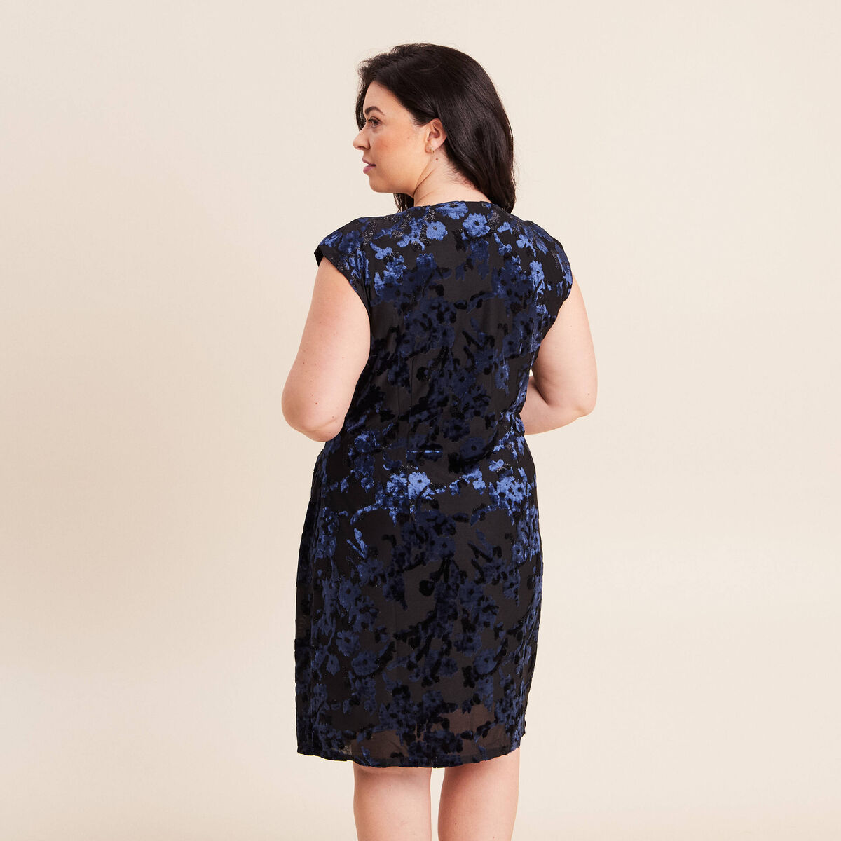 Robe portefeuille d&eacute;tails velours noir femme