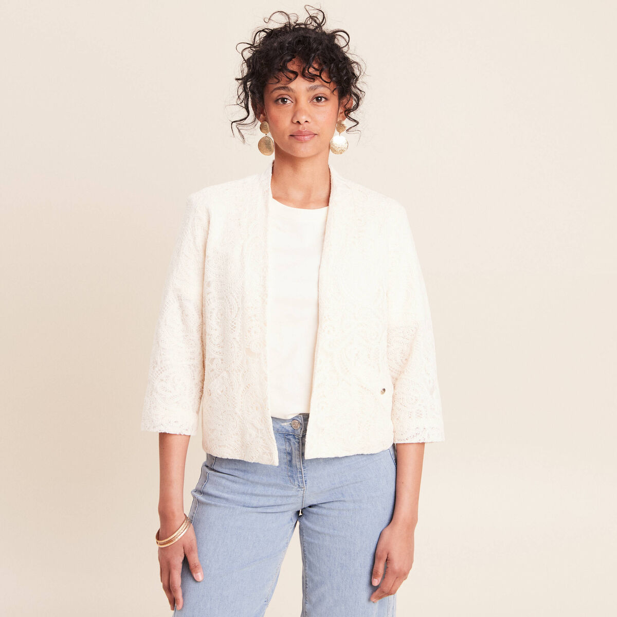 Veste brod&eacute;e bas resserr&eacute; manches 3/4 ecru femme