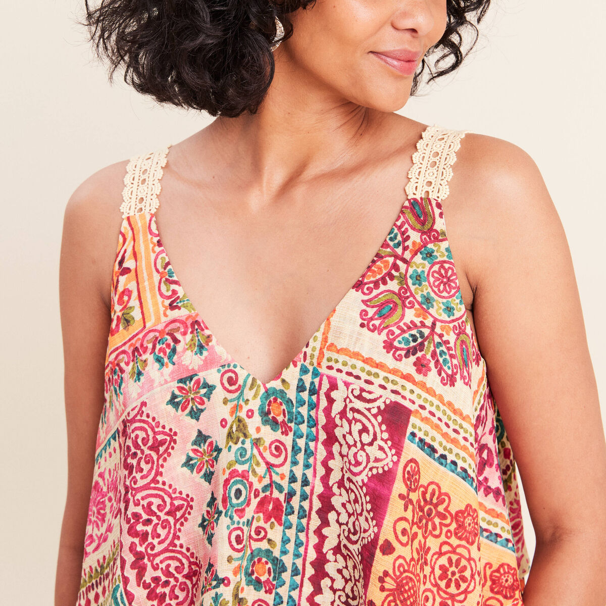Top &agrave; bretelles volant&eacute; rose femme