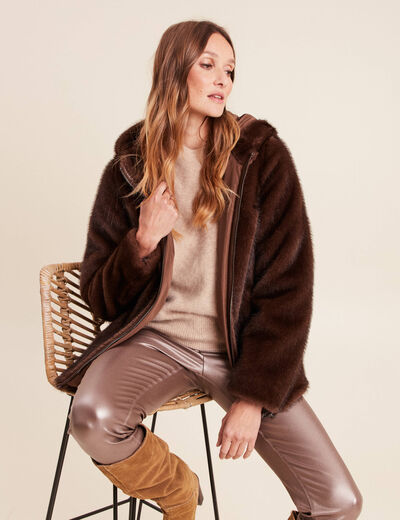 Manteau en fausse fourrure &agrave; capuche marron fonc&eacute; femme
