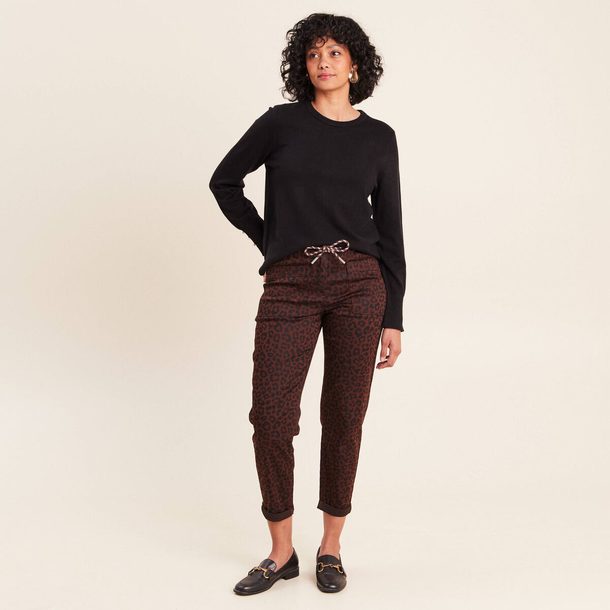 Pull droit col rond manches longues noir femme
