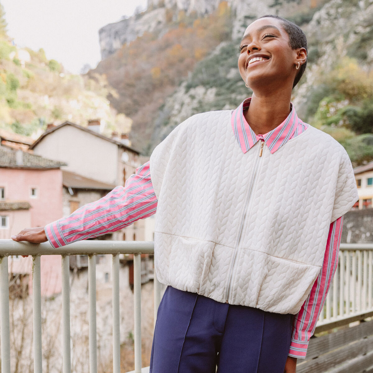 Veste col rond manches courtes doubl&eacute;e ecru femme