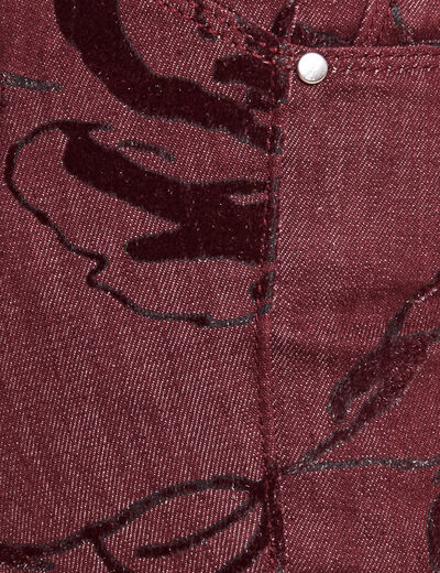 Jean ajusté taille standard bordeaux femme