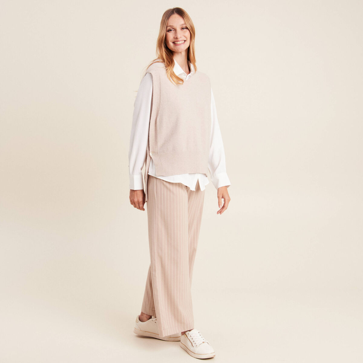 Pull sans manches &agrave; capuche creme femme