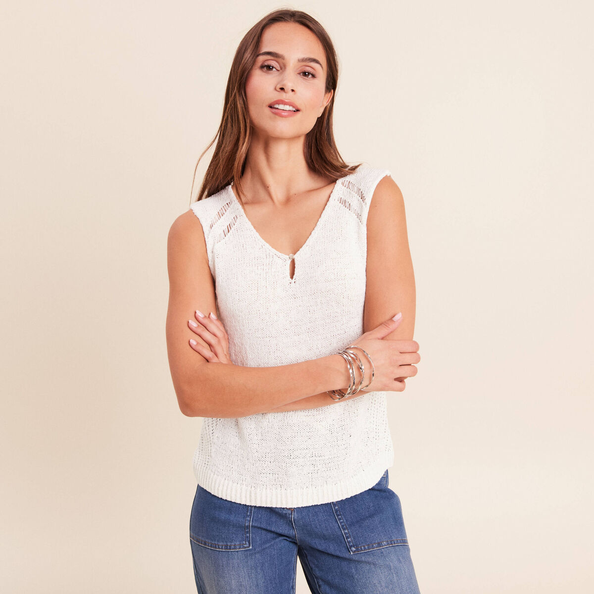 D&eacute;bardeur tricot sans manches blanc femme