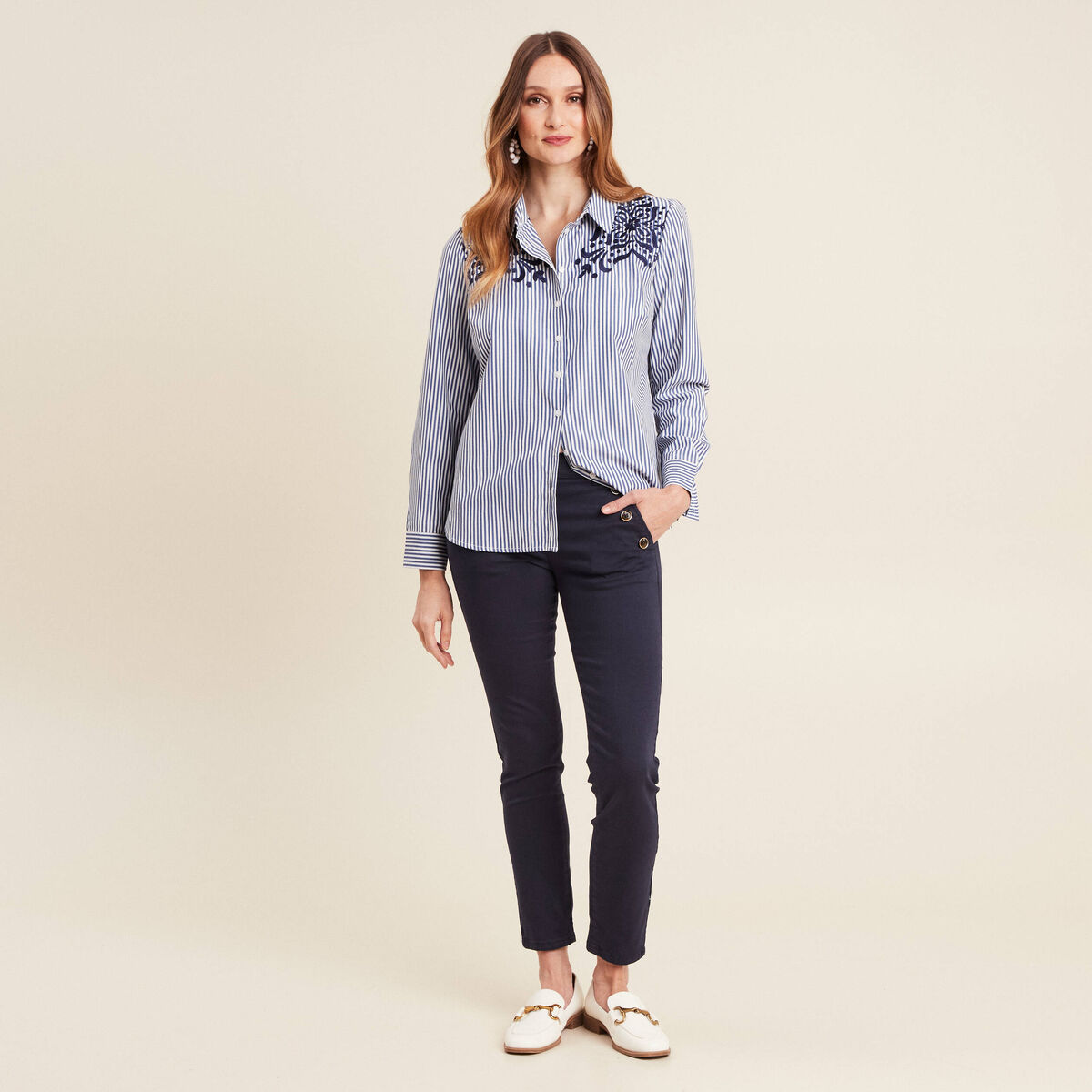 Chemise manches longues brod&eacute;e bleu femme