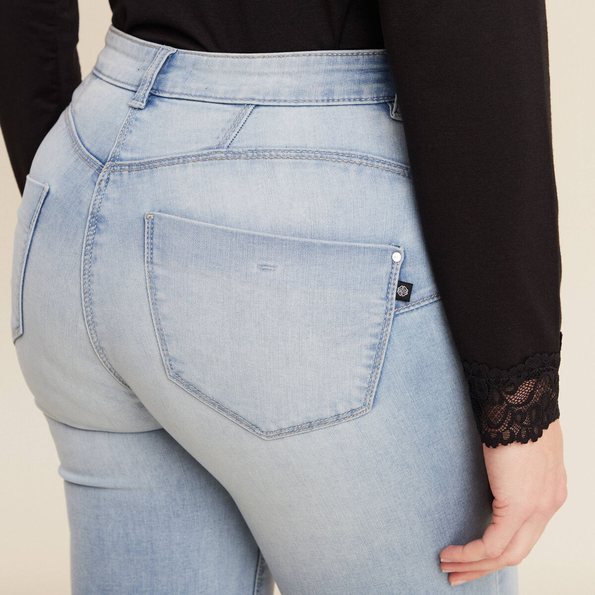 Jean coupe ajust&eacute;e long denim baby bleu femme