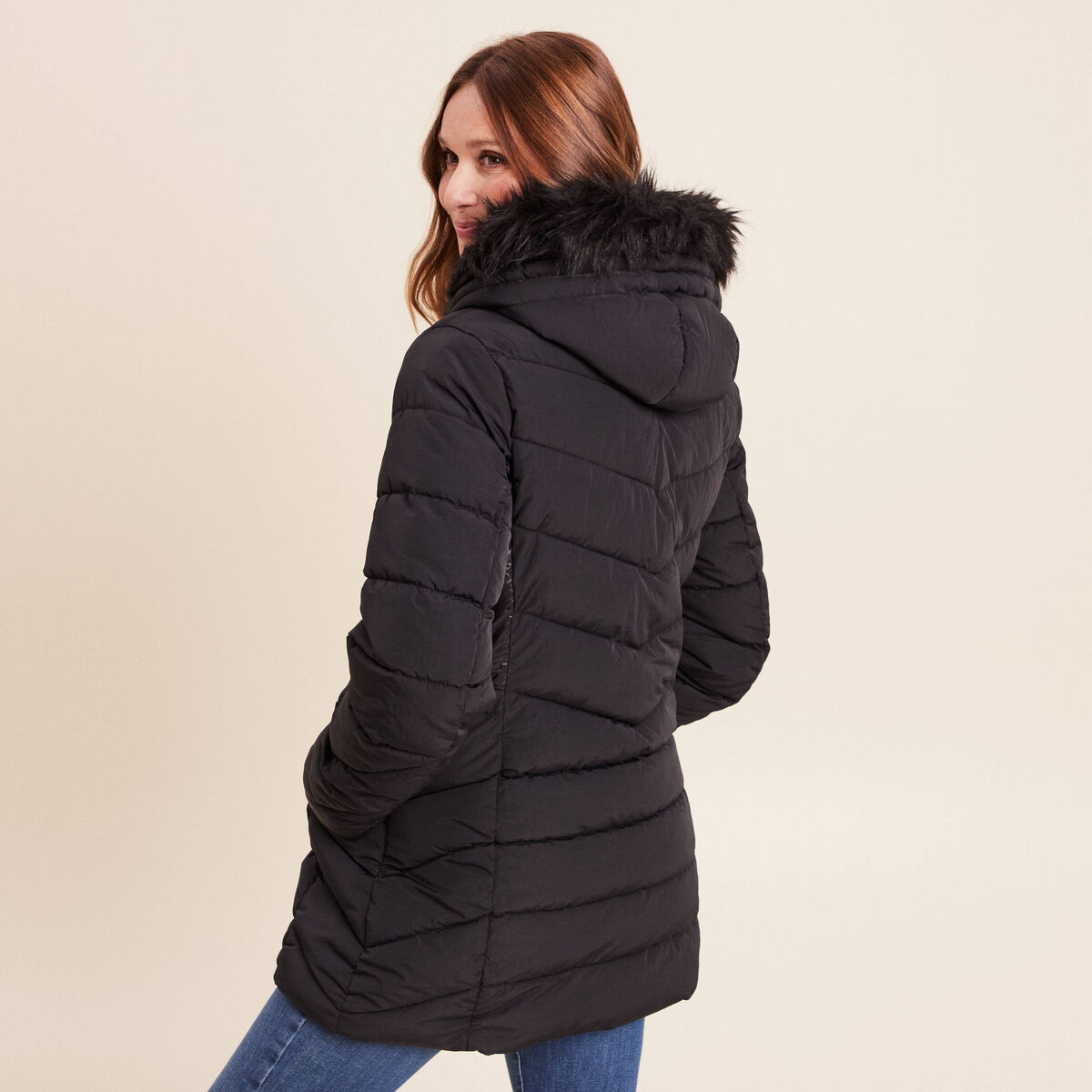 Doudoune d&eacute;perlante cintr&eacute;e &agrave; capuche noir femme