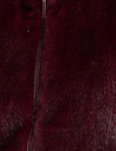 Manteau en fausse fourrure col montant bordeaux femme