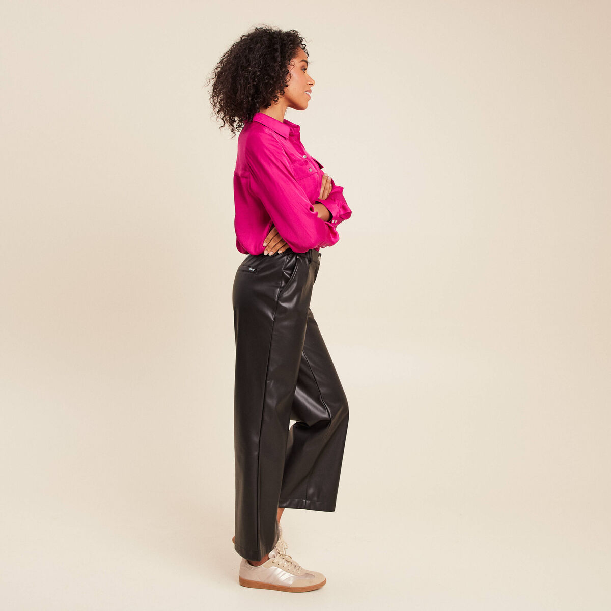 Pantalon taille bascul&eacute;e similicuir noir femme