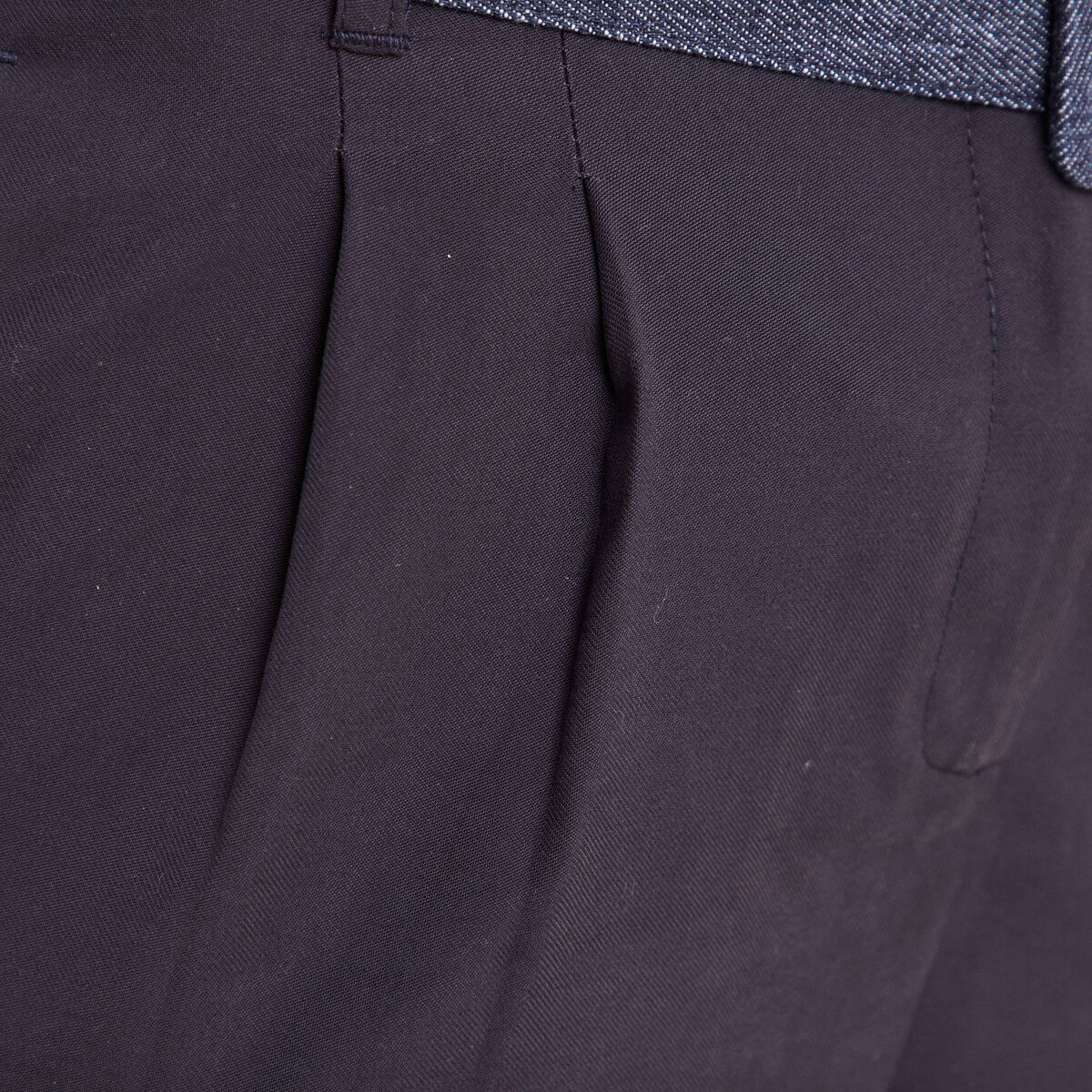 Pantalon large ceinturé bleu foncé femme