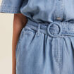 Combishort ceintur&eacute;e denim double stone femme