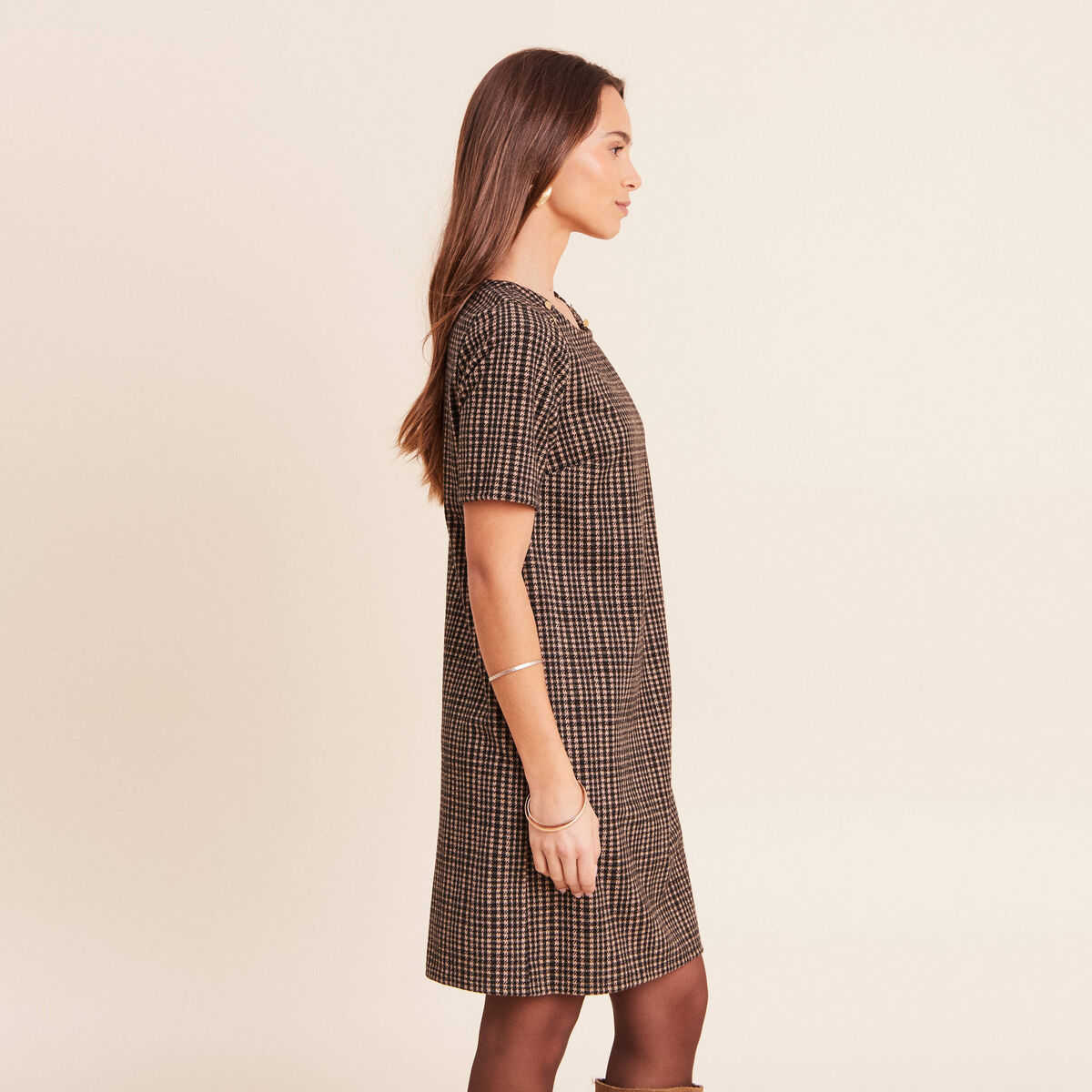 Robe droite courte en maille col rond noir femme