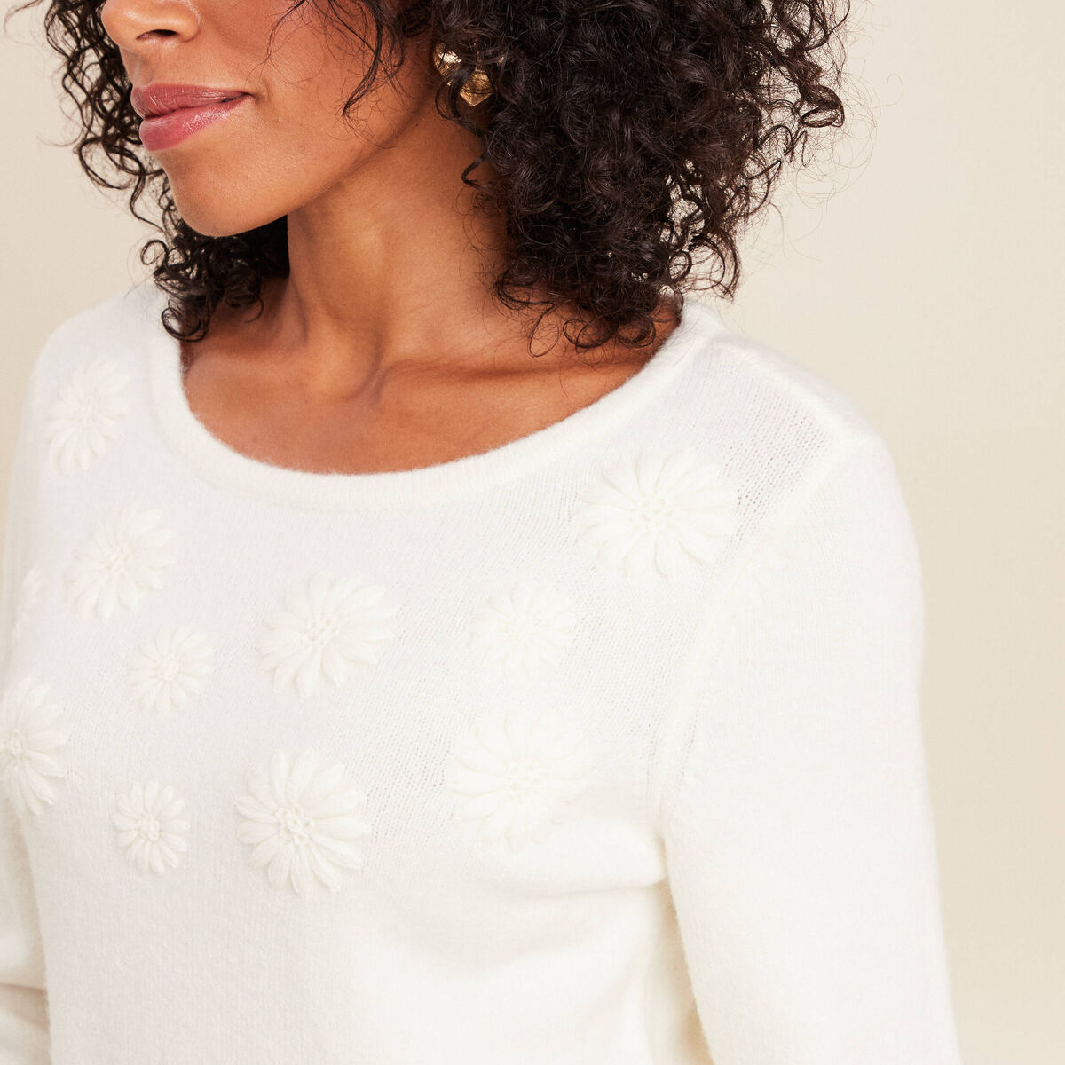 Pull brod&eacute; col rond manches longues ecru femme