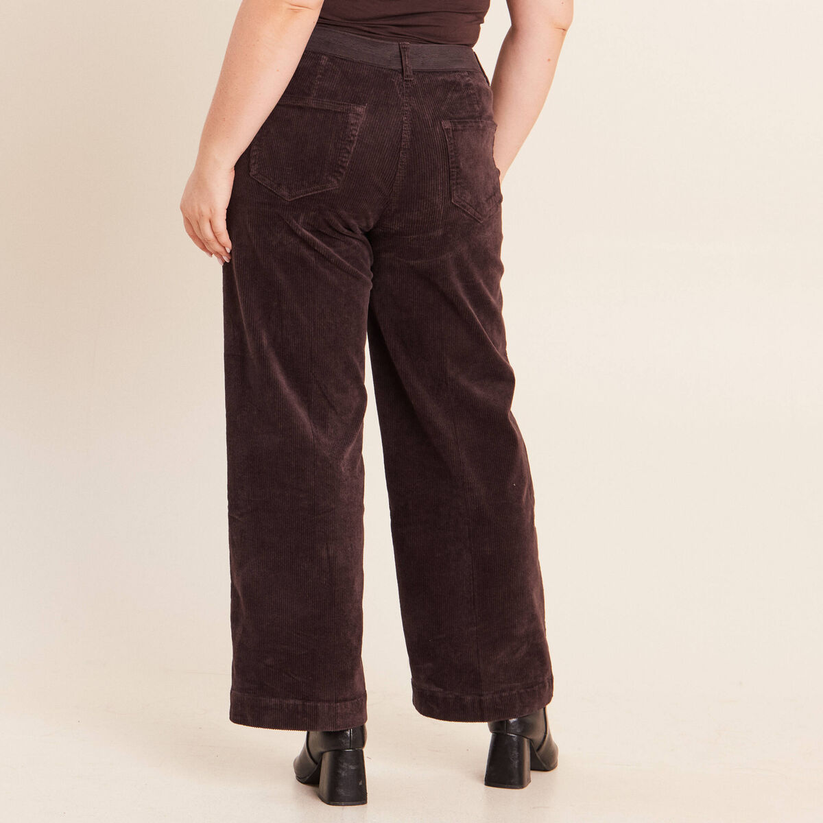 Pantalon large velours c&ocirc;tel&eacute; marron fonc&eacute; femme