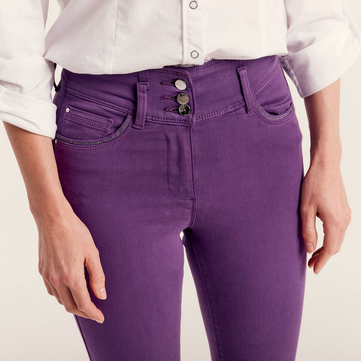 Jean ajusté 7/8ème violet foncé femme