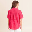 Chemise manches courtes brod&eacute;e rose fushia femme