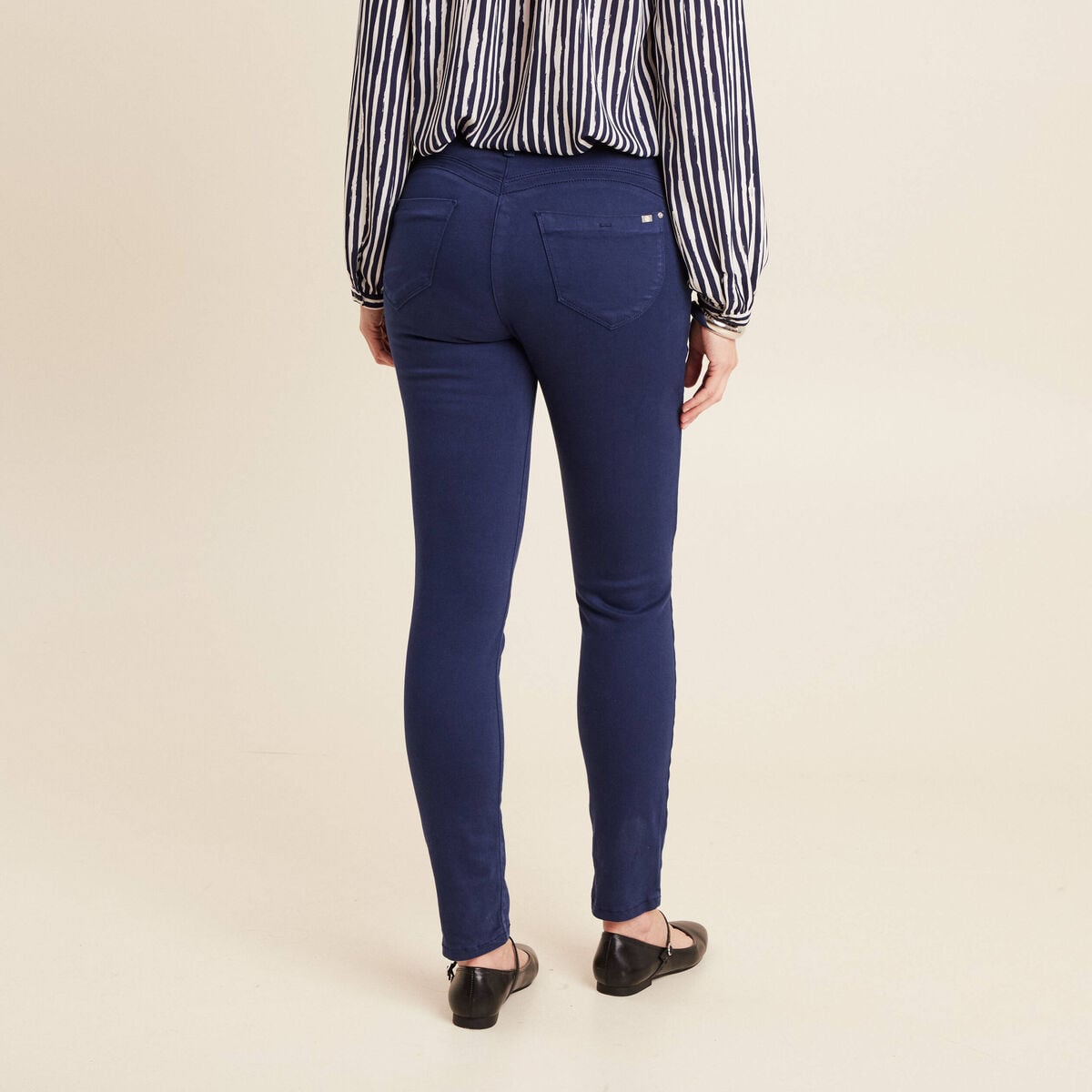 Jean magique L'Unique coupe ajust&eacute;e bleu marine femme