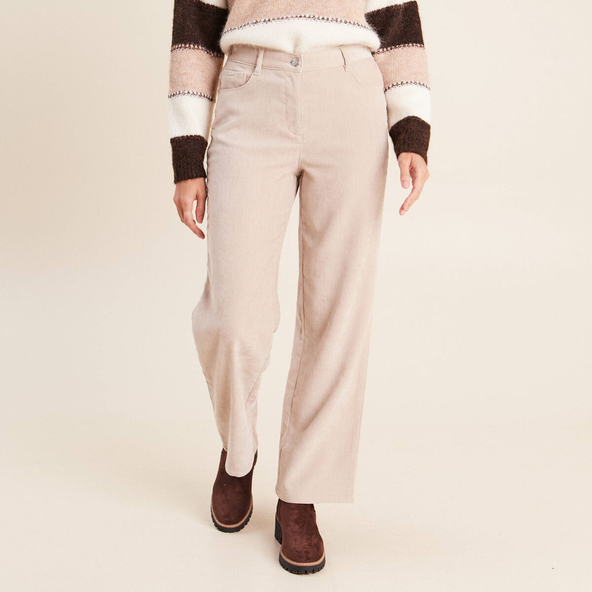 Jean taille haute en velours sable femme