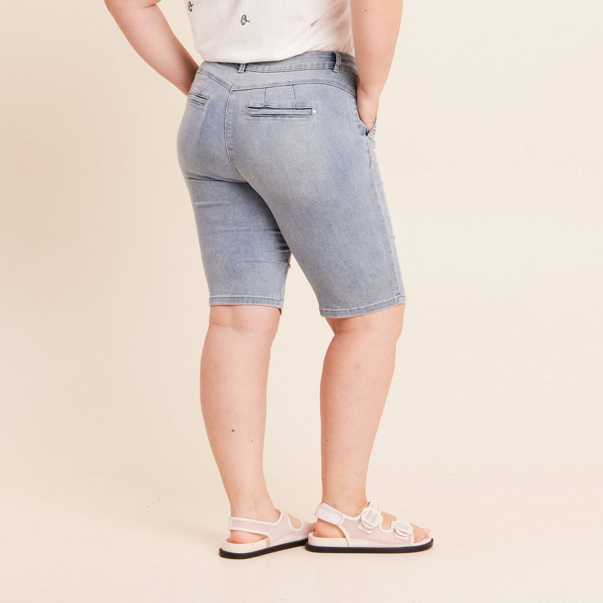 Bermuda ajust&eacute; denim double stone femme