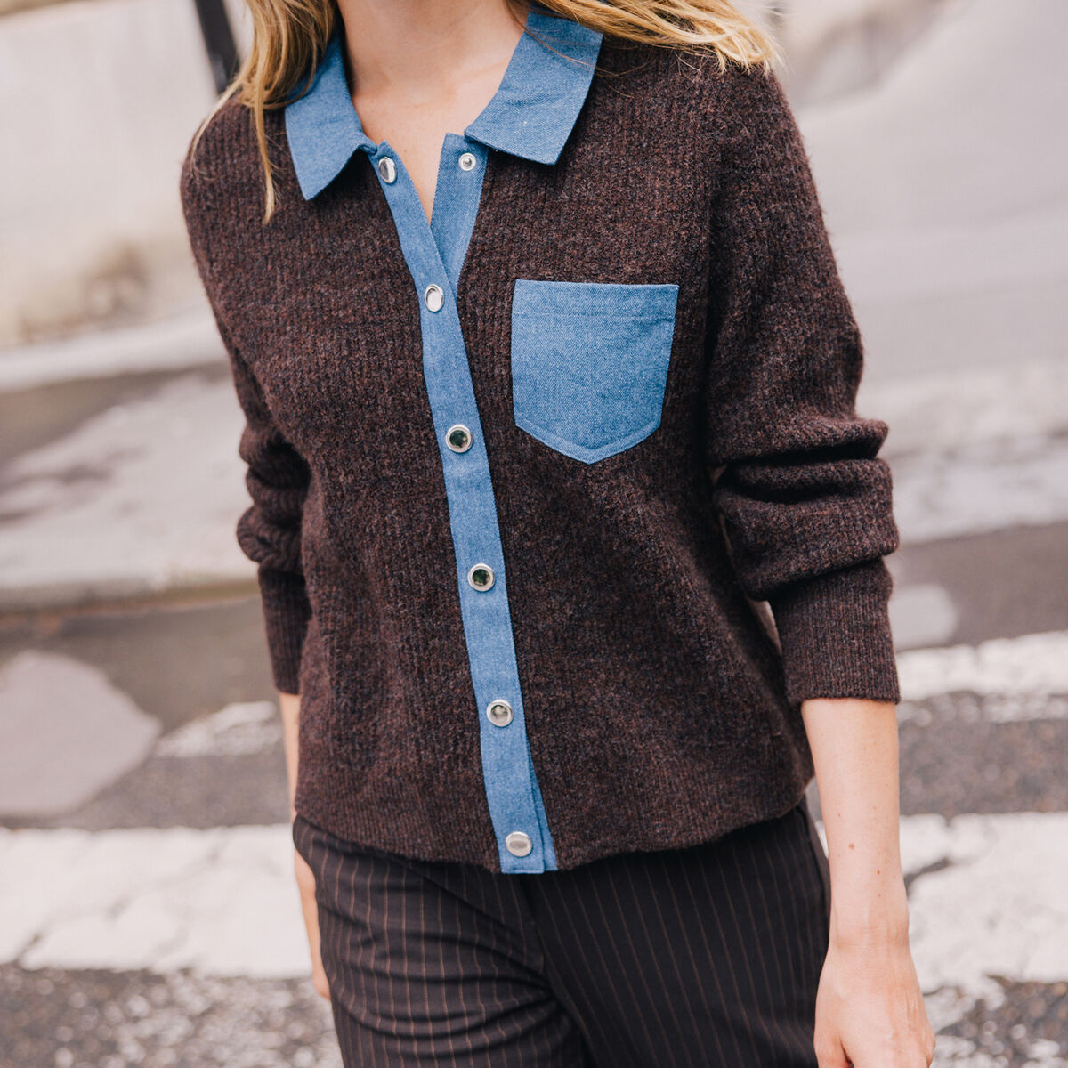 Veste col chemise manches longues marron fonc&eacute; femme